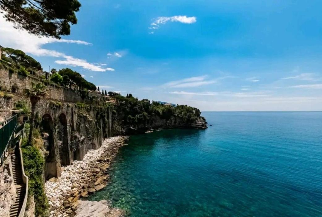 Pieve Ligure A Picco Sul Mare Con Piscina Villa Regina Экстерьер фото